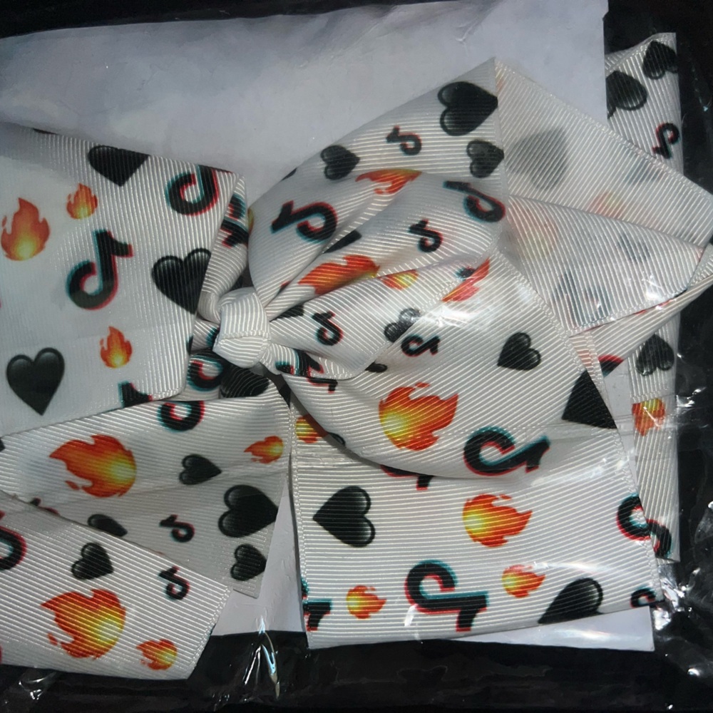Hair bows